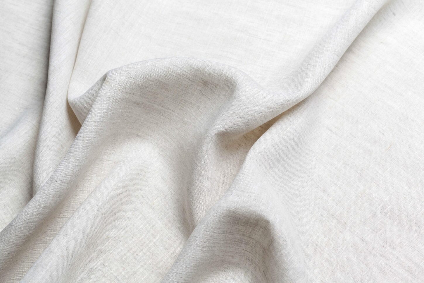 Linen Cotton, ein Raw Yarn von Spoerry 1866, hier in Weiss.