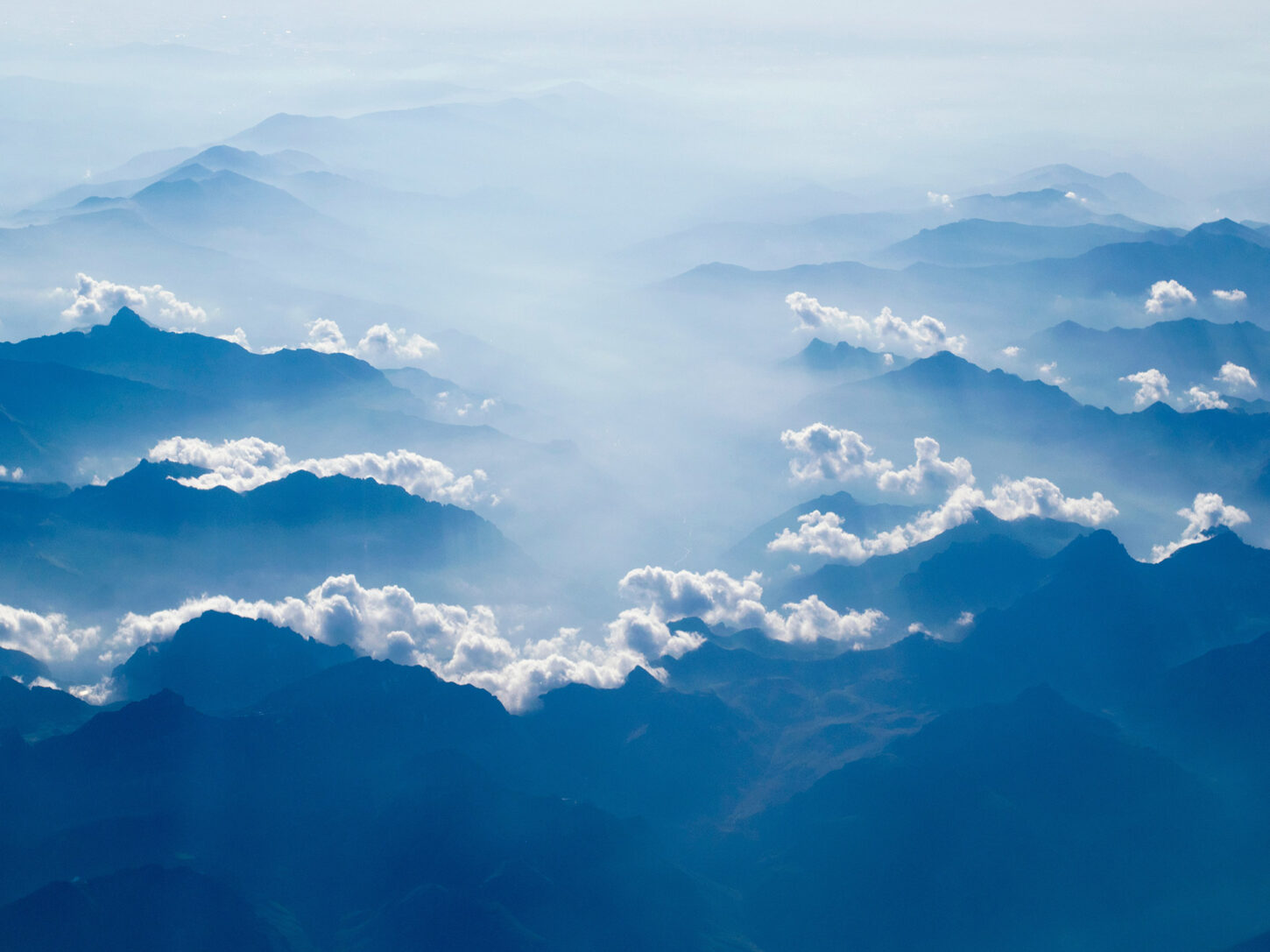 Berge mit Wolken, Symbolbild für die Raw Yarn Kolletion 